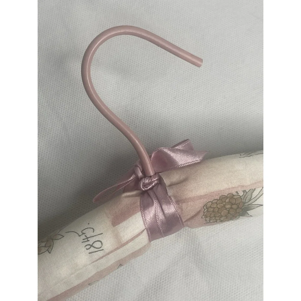 Vtg Floral Clothing Hangers Padded Satin Lot of 4 Shabby Chic Closet Core Pinks